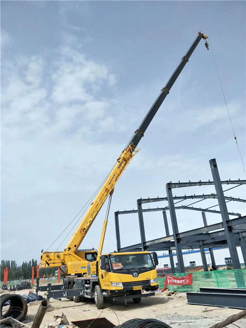 凯里市超高层建筑钢结构吊装案例